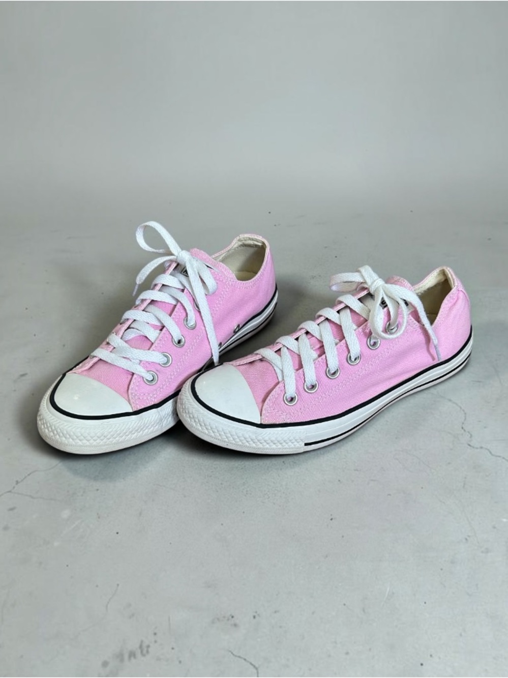 Converse Chuck Taylor All Star Ox Icy Pink Low Top Women’s 8